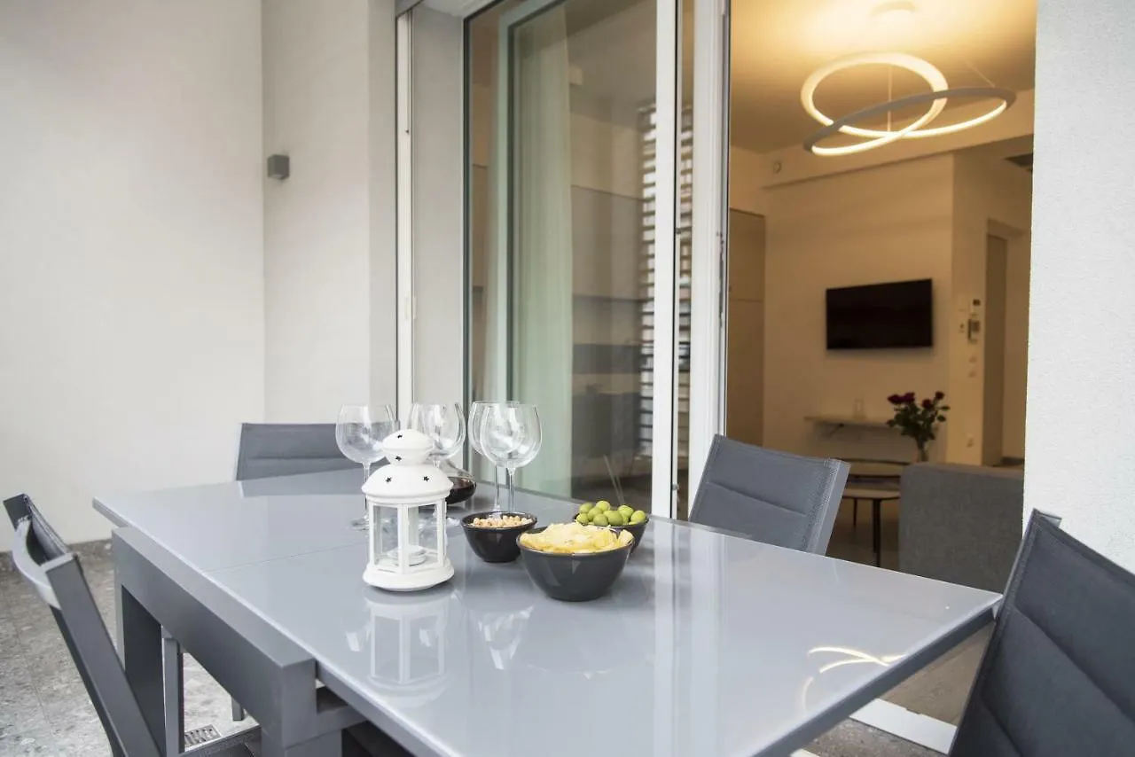 Design & New Center Apartments Milano 0*,