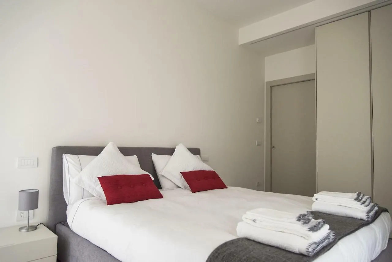 Design & New Center Apartments Milano 0*,